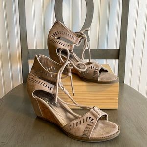 Madden Girl Sandals Size 7